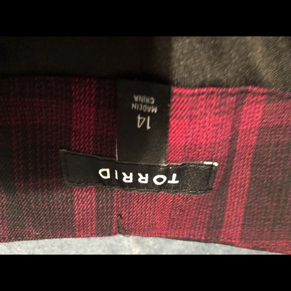 Plus size burgundy plaid skirt - Picture 2 of 2